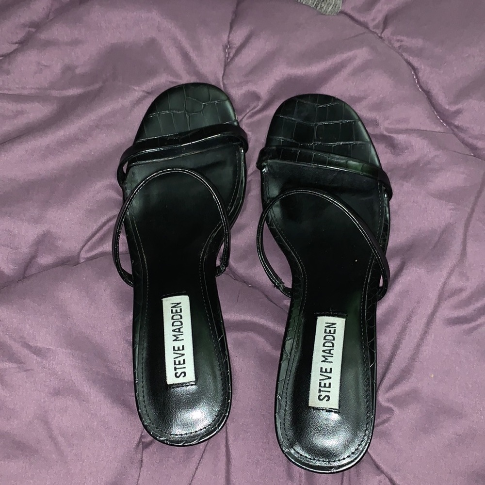 Black Steve Madden pumps